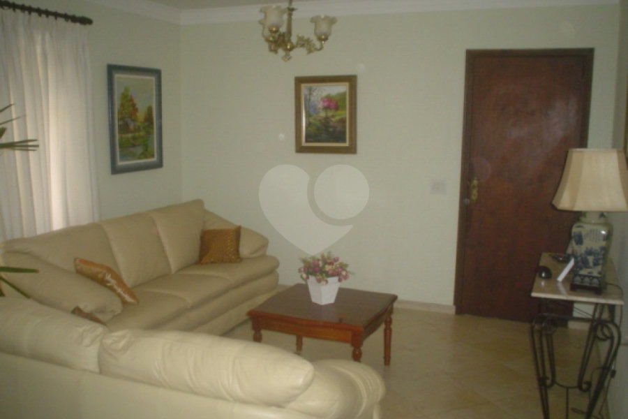 Sobrado à venda com 3 quartos, sendo 2 suítes, em Tremembé, São Paulo, SP