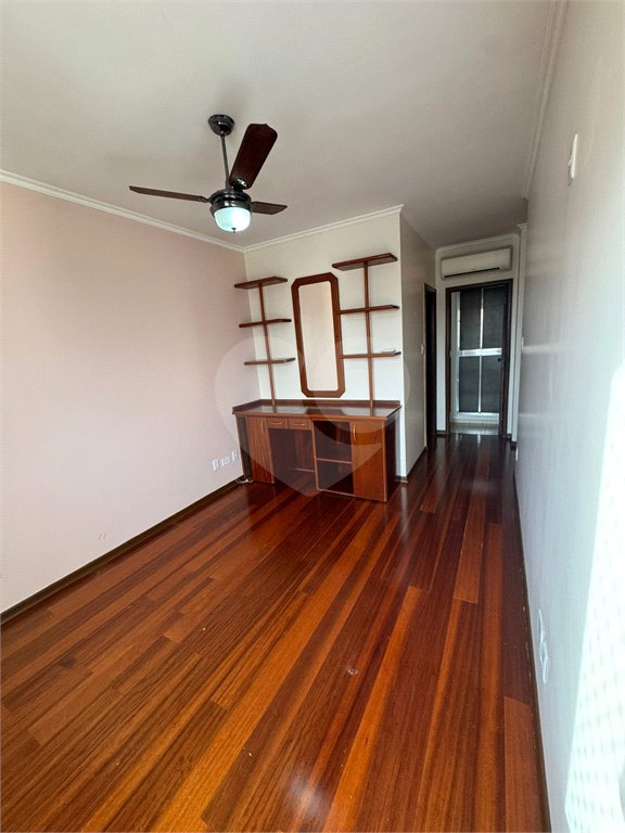 Casa à venda com 3 quartos, sendo 1 suíte,  no condomínio Edifício Crescencia Carolo Balbo, Ribeirão Preto - SP