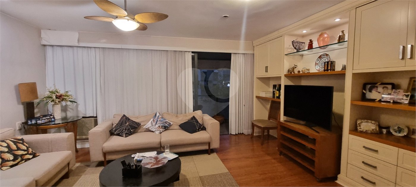 Cobertura à venda com 3 quartos, sendo 2 suítes,  em Lagoa, Rio de Janeiro, RJ