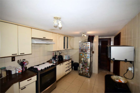Casa à venda com 5 quartos, sendo 1 suíte, no condomínio Vivendas, Rio de Janeiro - RJ
