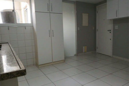 Cobertura à venda com 4 quartos, sendo 3 suítes,  em Cidade São Francisco, São Paulo, SP