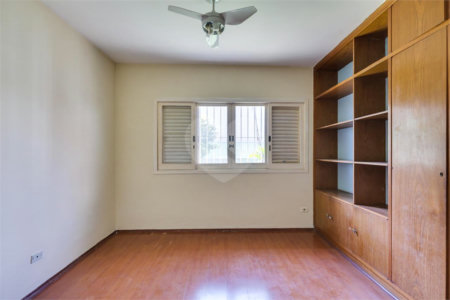 Casa Térrea à venda com 3 quartos, sendo 1 suíte, em Interlagos, São Paulo, SP