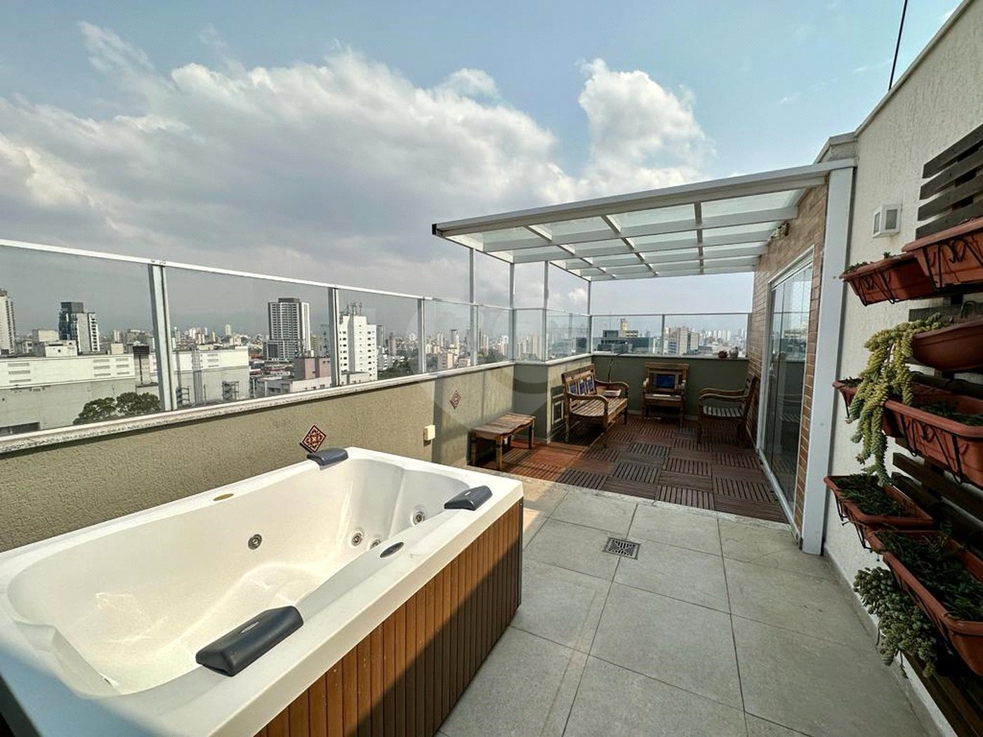 Apartamento à venda com 2 quartos, sendo 1 suíte, em Vila Mazzei, São Paulo, SP