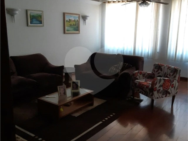 Sobrado à venda com 3 quartos, sendo 2 suítes,  em Vila Paulicéia, São Paulo, SP