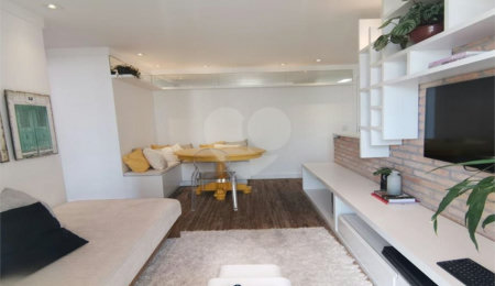 Apartamento à venda com 2 quartos em Parque Reboucas, São Paulo, SP