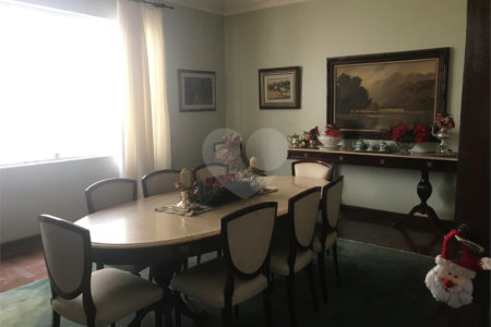 Casa à venda com 4 suítes em Jardim Leonor, São Paulo, SP