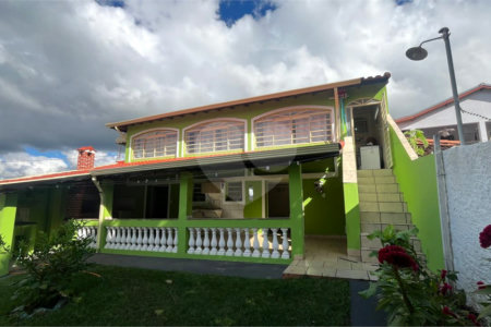 Casa à venda com 2 quartos, sendo 1 suíte, no Centro, Sarapuí, SP