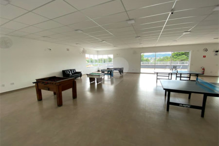 Casa à venda com 4 quartos, sendo 3 suítes,  no condomínio Jardim das Palmeiras, Bragança Paulista - SP