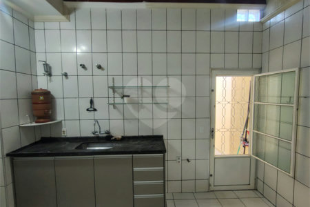 Casa ampla com 3 Quartos e 1 Suíte