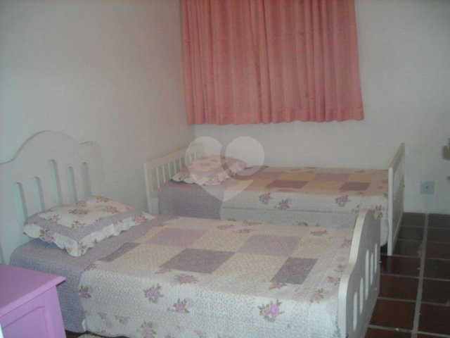 Apartamento à venda com 4 quartos, sendo 1 suíte,  em Enseada, Guarujá, SP