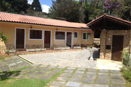 Casa à venda ou para alugar com 5 quartos, sendo 1 suíte, em Cumbari, Mairiporã, SP