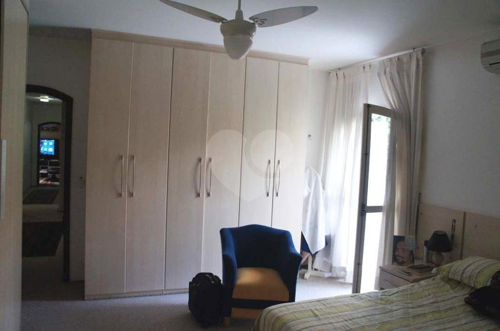 Casa Térrea à venda com 4 suítes em Jardim Cordeiro, São Paulo, SP