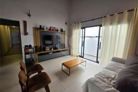 Casa à venda com 3 suítes no condomínio Portal do Bosque, Louveira - SP