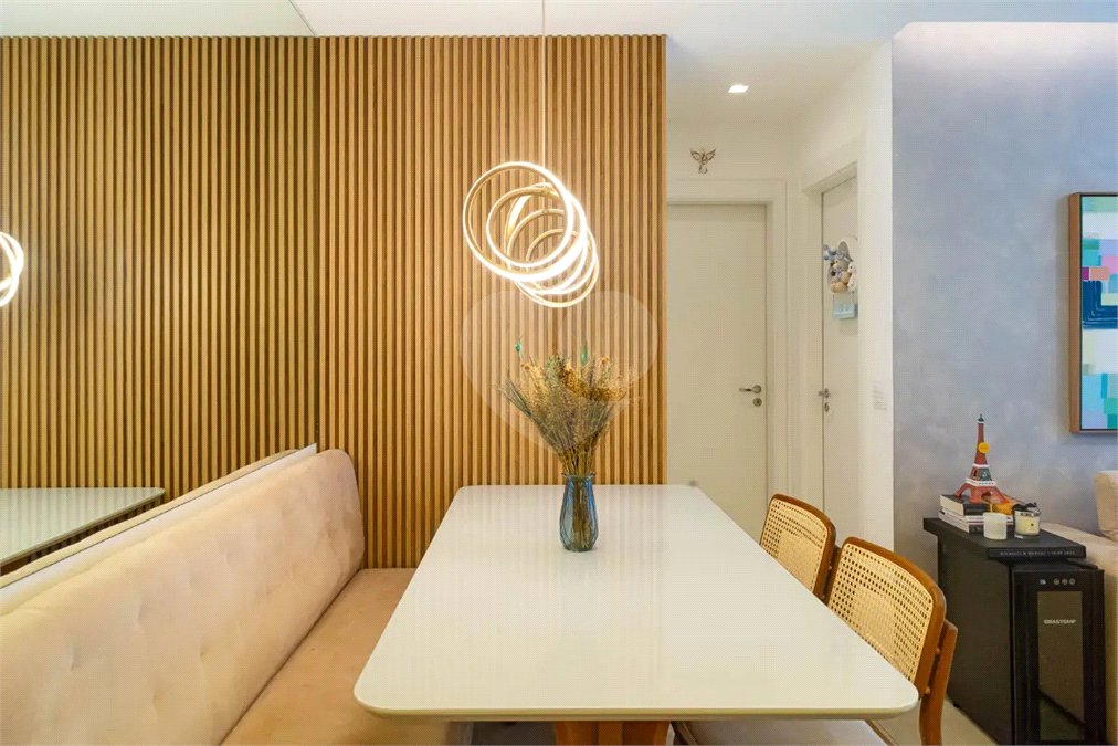 Apartamento à venda com 2 quartos, sendo 1 suíte,  em Jardim das Acácias, São Paulo, SP