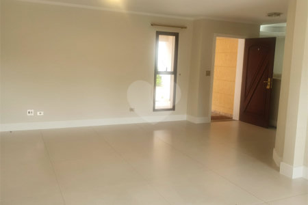 Casa à venda com 4 quartos, sendo 2 suítes,  no condomínio Lake Louise, São Paulo - SP