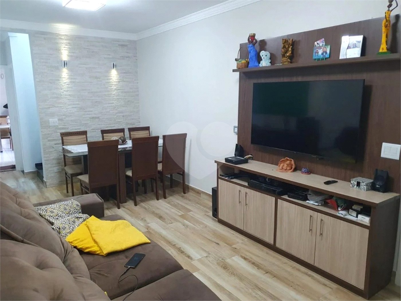 Sobrado à venda com 3 suítes em Horto, São Paulo, SP
