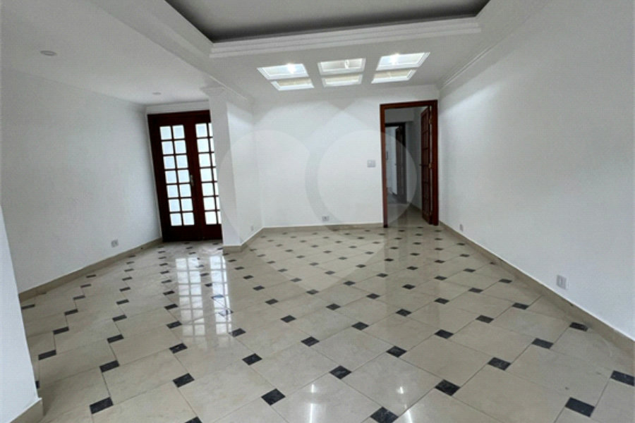 Sobrado à venda com 3 quartos, sendo 1 suíte, em Tremembé, São Paulo, SP