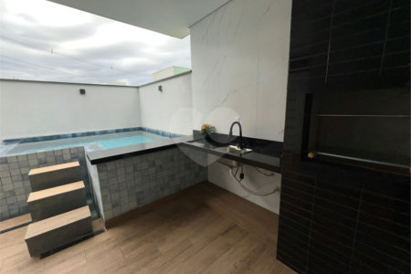 Casa à venda com 3 quartos, sendo 1 suíte, no condomínio Horto Florestal Villagio, Sorocaba - SP
