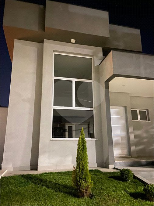 Casa à venda com 3 quartos, sendo 1 suíte,  no condomínio Terras do Vale, Caçapava - SP