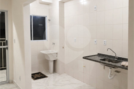 Apartamento à venda com 2 quartos no Centro-sul, Várzea Grande, MT