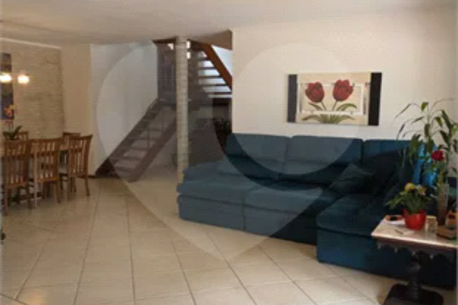 Sobrado à venda com 5 quartos, sendo 3 suítes, em Roseira, Mairiporã, SP