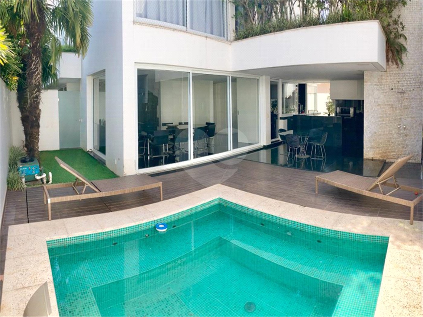 Casa à venda com 3 suítes em Anhangabaú, Jundiaí, SP
