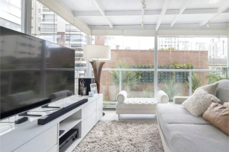 Apartamento à venda com 2 quartos, sendo 1 suíte, em Vila Olímpia, São Paulo, SP