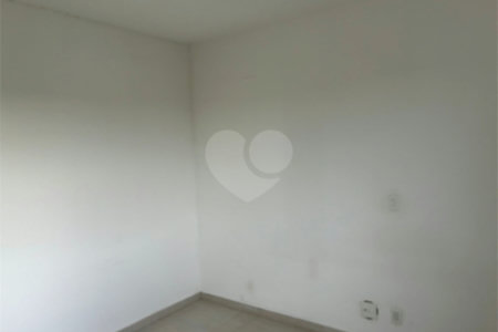 Sobrado à venda com 3 quartos em Jardim Petrópolis, Cotia, SP