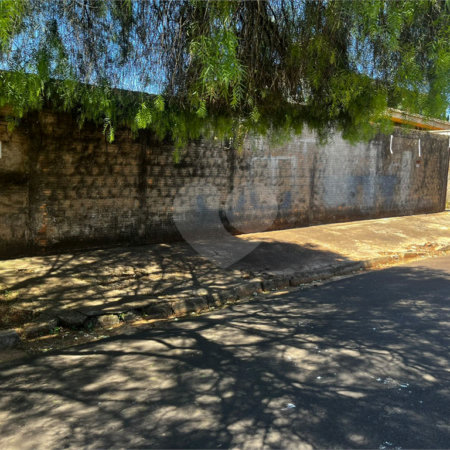 Terreno com 586,00 m² á Venda.