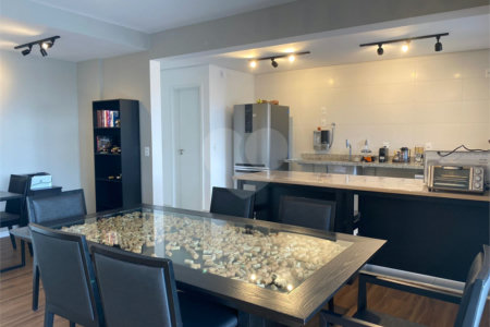 Apartamento à venda com 3 suítes em Aclimação, São Paulo, SP