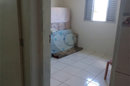 Casa à venda com 2 quartos em Vila Matias, Alambari, SP