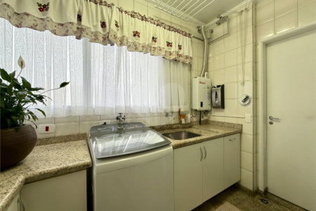Apartamento à venda com 3 suítes em Campo Belo, São Paulo, SP