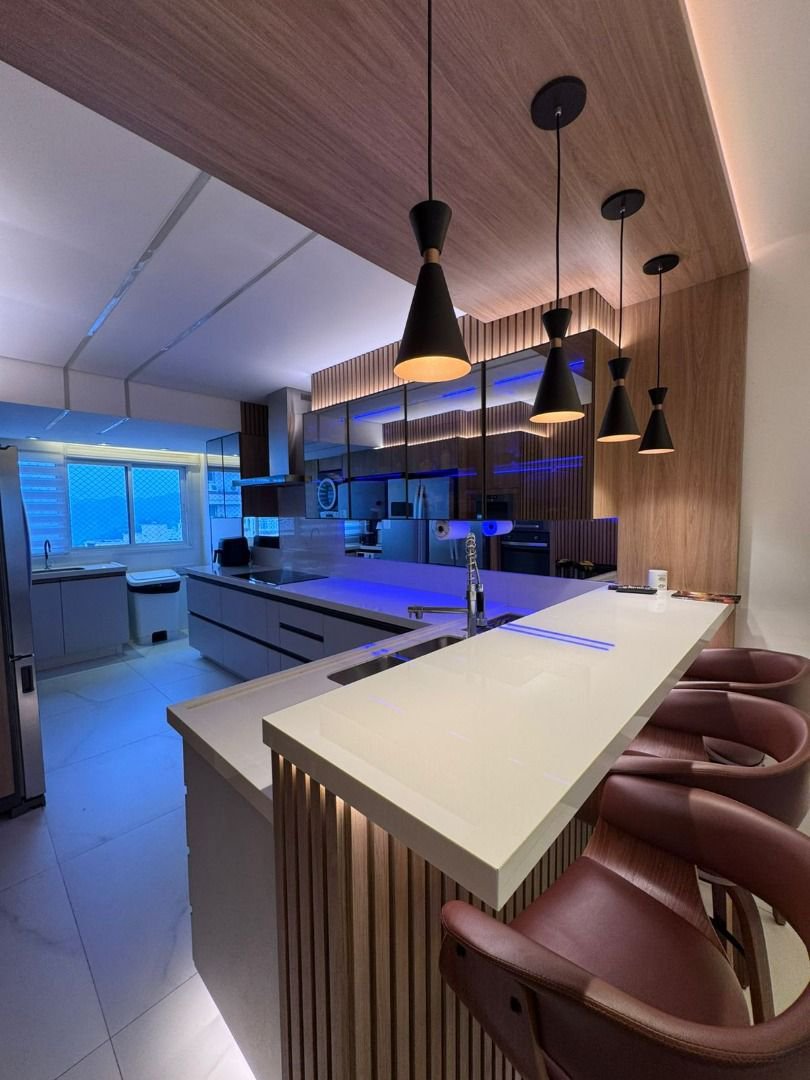 Apartamento com 3 dormitórios à venda, 200 m² por R$ 3.180.000,00 - Ponta da Praia - Santos/SP