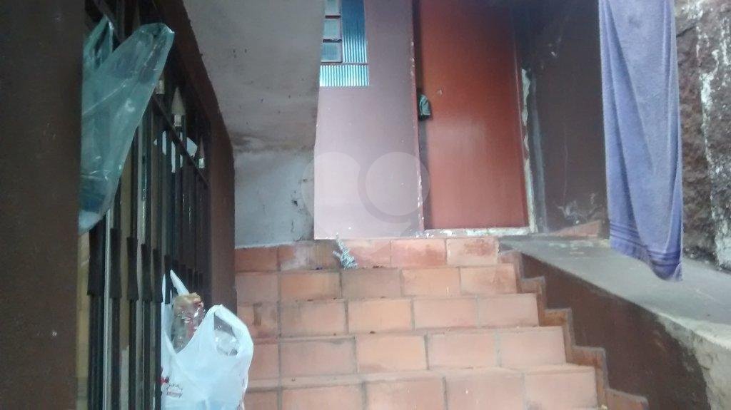 Casa à venda com 6 quartos, sendo 2 suítes,  no condomínio Doutor Francisco Ranieri, São Paulo - SP