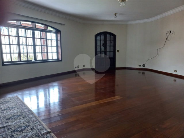 Sobrado à venda ou para alugar com 4 quartos, sendo 1 suíte,  em Barro Branco (zona Norte), São Paulo, SP
