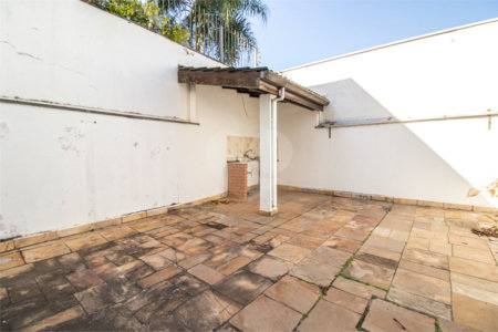 Casa à venda com 5 quartos, sendo 4 suítes, em Jardim Prudência, São Paulo, SP