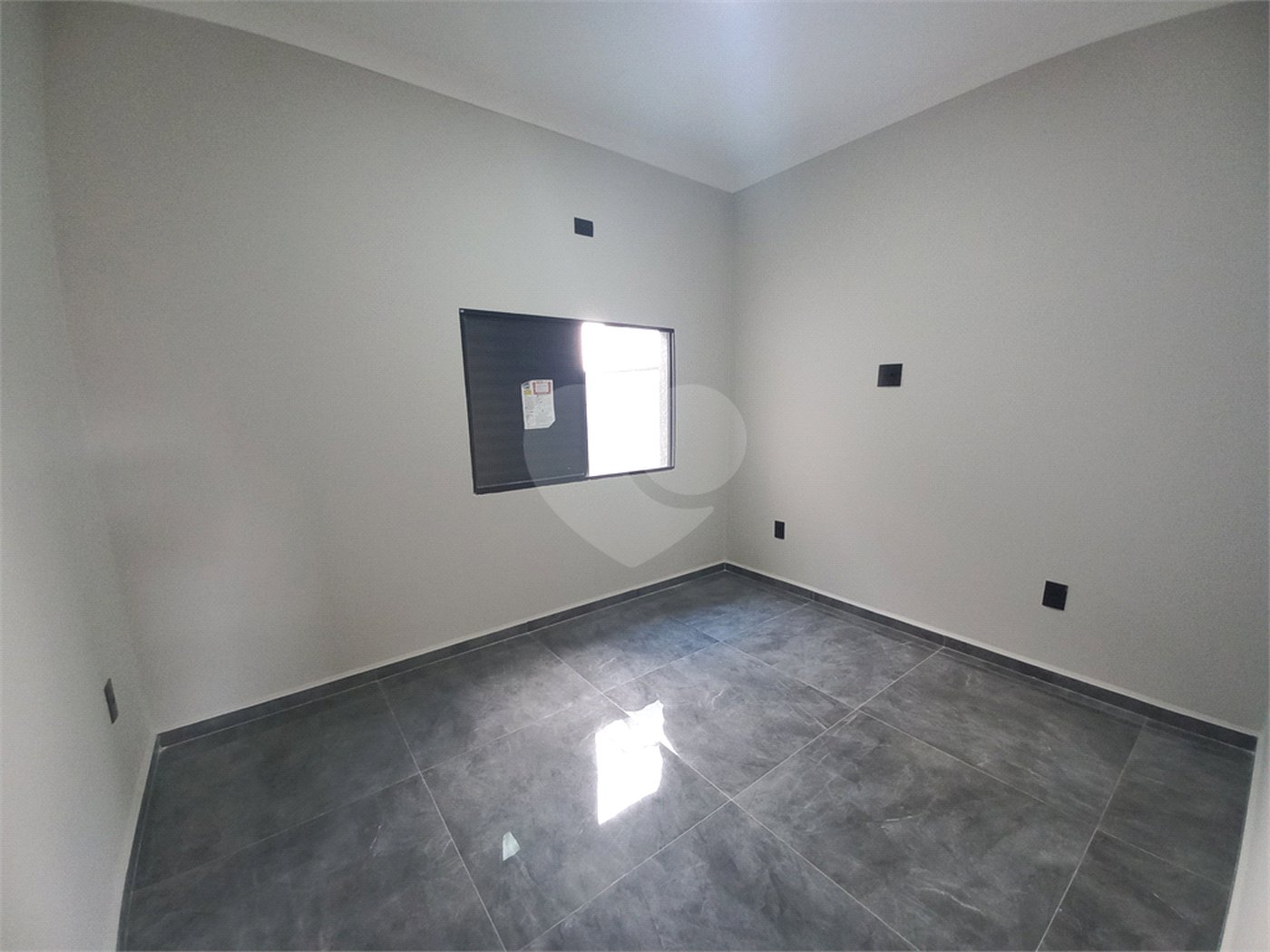 Casa à venda com 3 quartos, sendo 1 suíte, no condomínio Horto Florestal Villagio, Sorocaba - SP