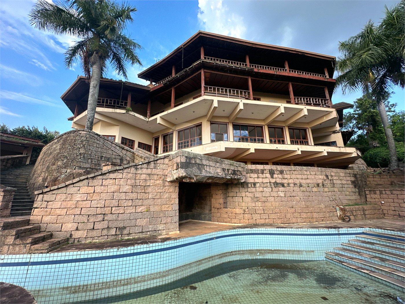 Casa à venda com 14 quartos, sendo 10 suítes, em Observatório, Vinhedo, SP