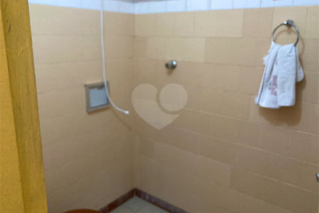 Vende-se excelente casa próxima ao Centro