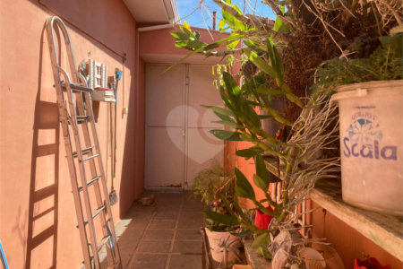 Vende-se excelente casa próxima ao Centro