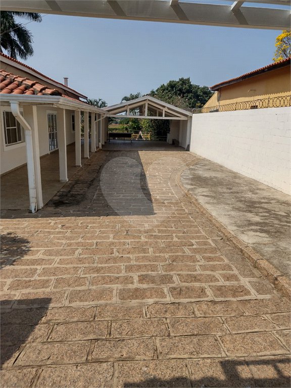 Indaiatuba- Recreio Internacional Viracopos - Terreno com 1000 ms - construido 200 ms - Sobrado com 3 dorms, 1 suite, Ar condicionado nos quartos e sala, cozinha com armários, cooktop, ampla varanda - Quiosque com churrasqueira e piscina , playground, garagem, deposito - R$ 1.500.000,00 - não ace