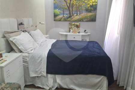 Excelente sobrado para venda com 250m², 3 quartos e 2 vagas de garagem na Aclimação!