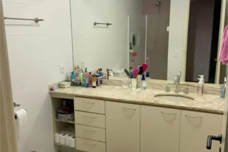 Casa à venda com 3 quartos, sendo 1 suíte, no condomínio Villas de São Francisco I, São Paulo - SP