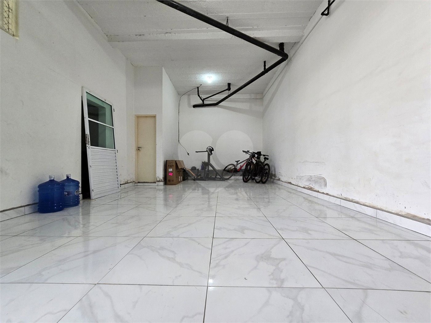Casa à venda com 3 quartos, sendo 1 suíte, no condomínio Rafaela I, São Paulo - SP