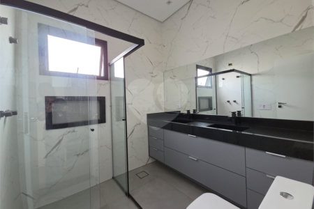 Casa à venda com 3 quartos, sendo 1 suíte, no condomínio Helena Maria, Sorocaba - SP
