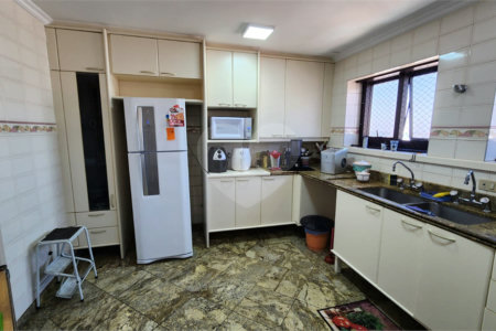 Apartamento à venda com 4 suítes em Bosque da Saúde, São Paulo, SP