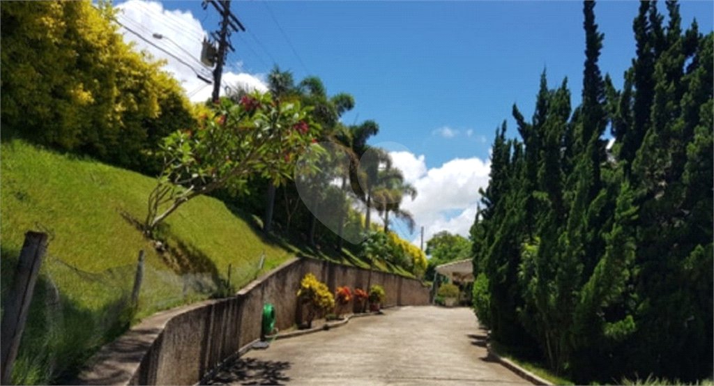Casa à venda com 4 suítes no condomínio Monte Samkhya, Serra Negra - SP