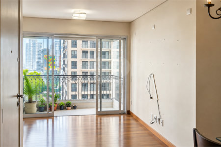 Apartamento à venda com 3 quartos, sendo 1 suíte, em Jardim das Acácias, São Paulo, SP