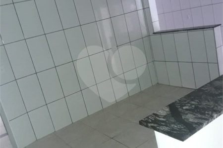 Casa térrea com 2 dormitórios.