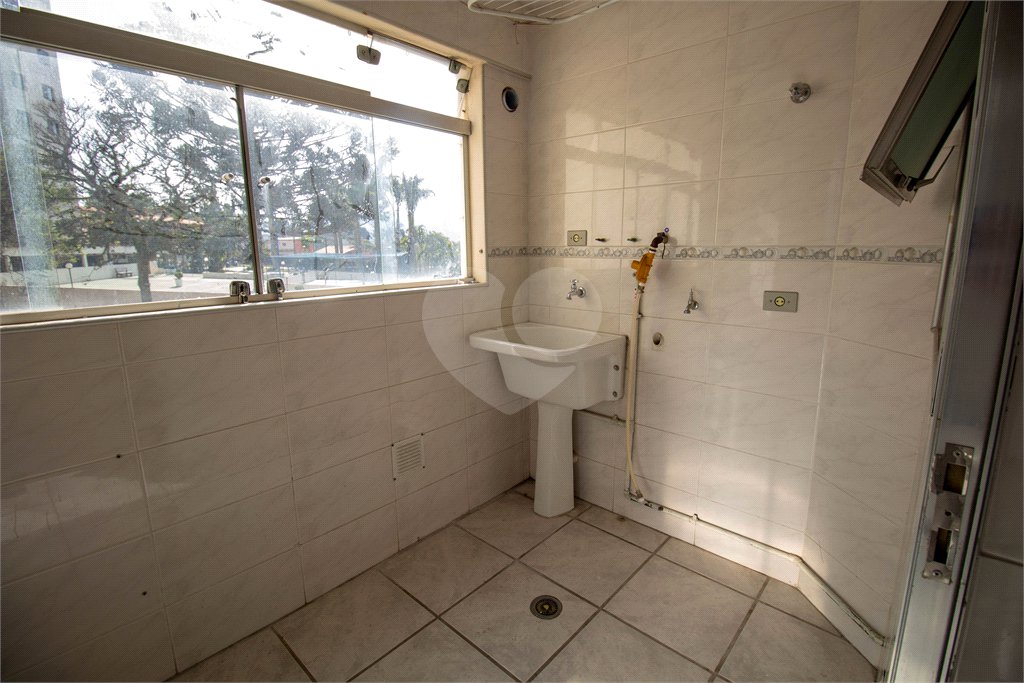 Apartamento à venda com 3 quartos, sendo 1 suíte, no Centro, São Roque, SP